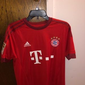 BAYERN MUNICH-LEWANDOWSKI shirt
